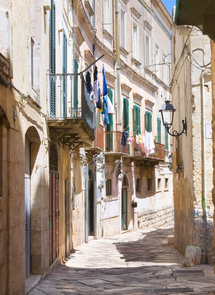 Straatje in Altamura in Puglia
