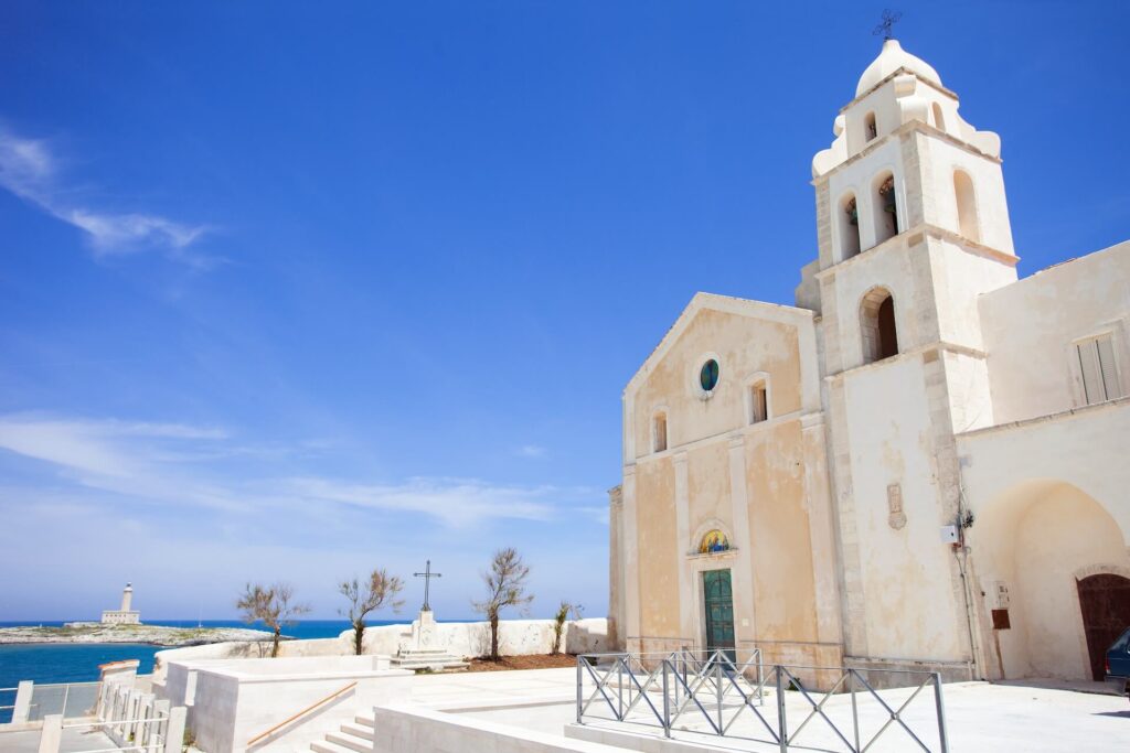 Chiesa di San Francesco in Vieste, Puglia - iStock/Poike
